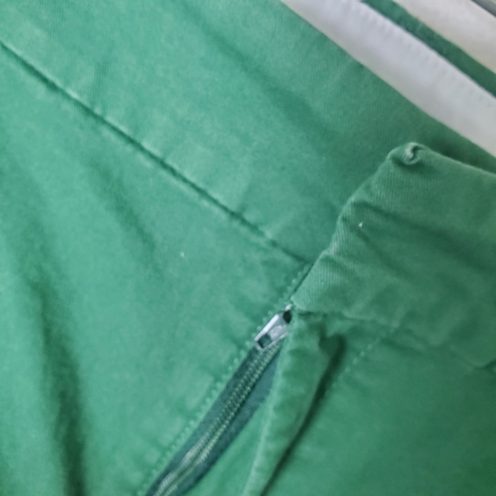 J Crew Women's Green Chino Cotton Shorts with 9‎ Inch Inseam - Picture 5 of 13